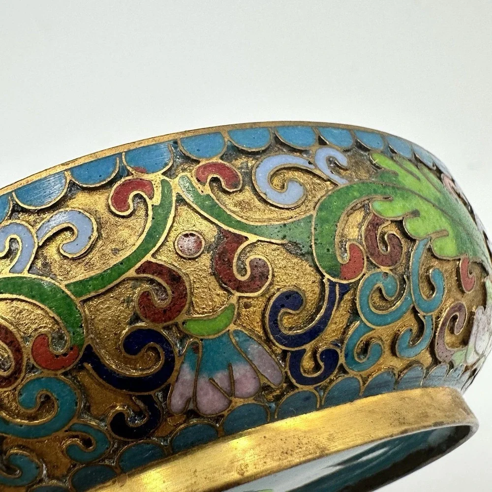 VINTAGE CLOISONNE ENAMELED TRINKET BOX CIRCULAR SHAPE FLOWER DESIGN